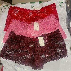 NWT - 3 Pk. Lace Boy Shorts W (L)/(M)